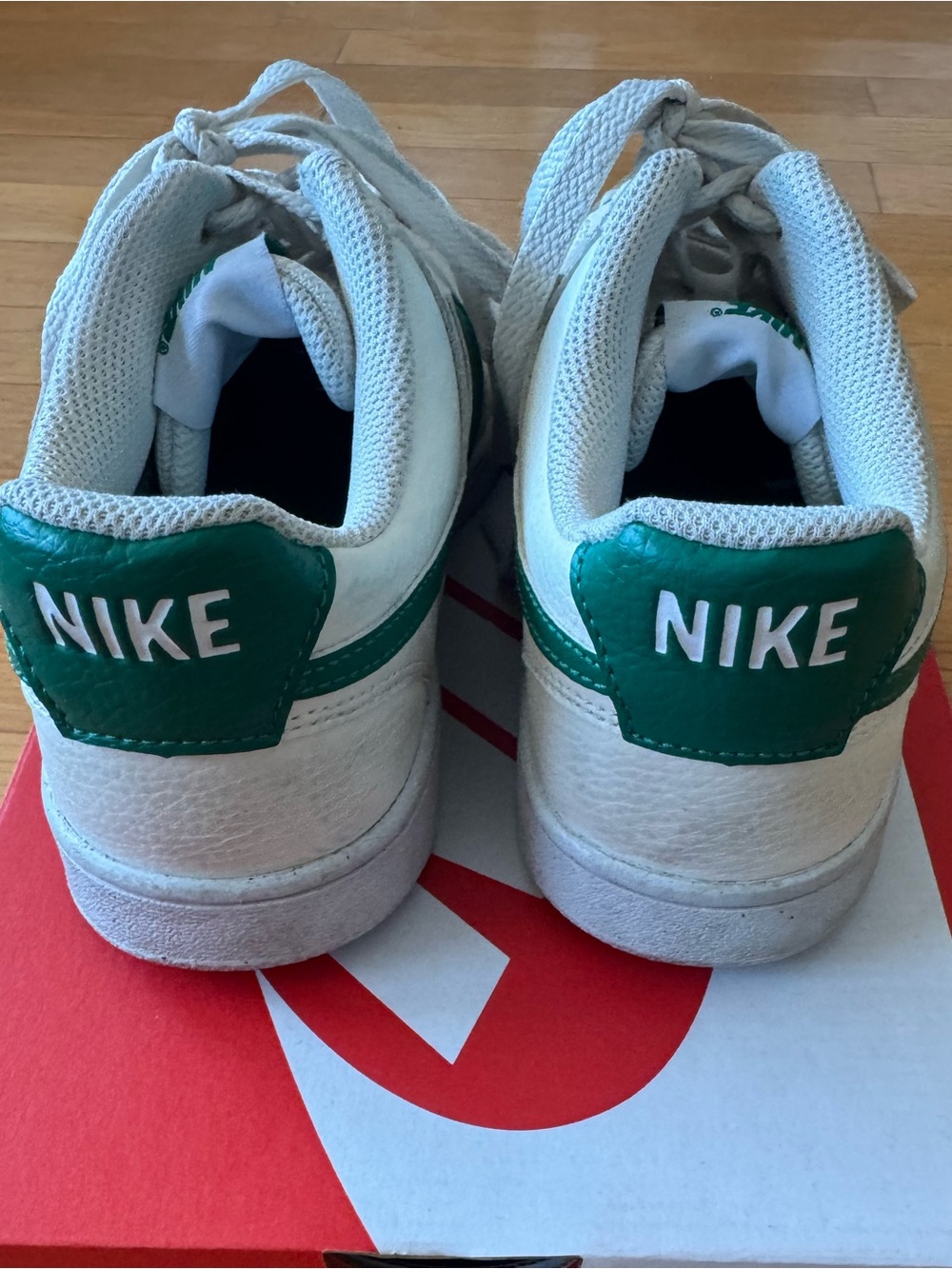 Nike White and Green Court Vision Low-Top Sneakers size 8 39